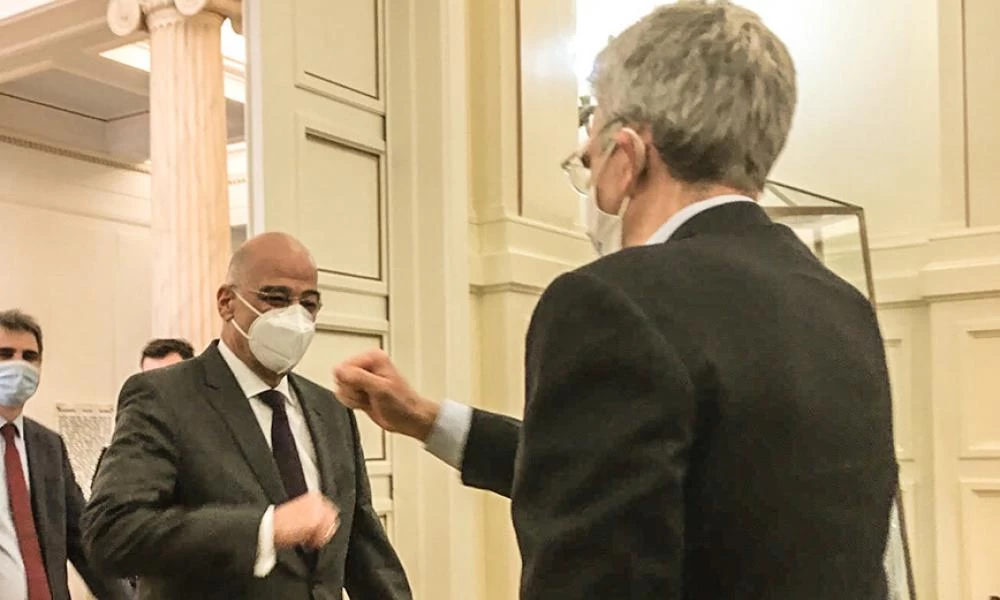 Δένδιας σε ΕΕ: Η Τουρκία δεν δέχεται επιστροφές μεταναστών